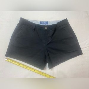 OLD NAVY. Women’s black shorts. Size 0